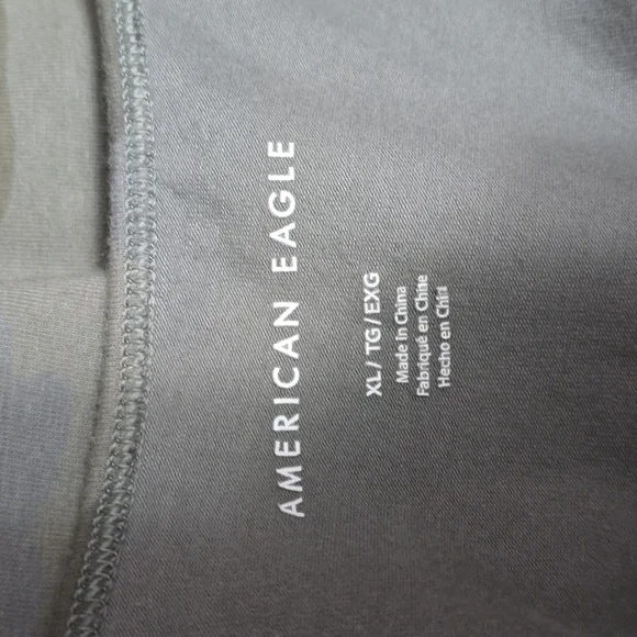 American Eagle Green Camo High Neck Cropped Tank Top Size XL - Picture 6 of 9